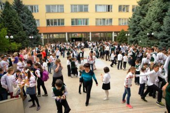 Одесские школьники собирают средства на лечение своих соучеников