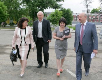 Налоговики дарят налогоплательщика подарки