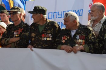 «Новоявленные нацисты объявляют врагами нации половину населения страны!»