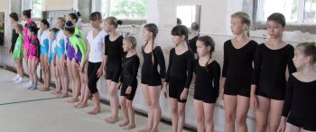В Одессе соревнуются юные акробаты