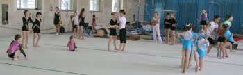 В Одессе соревнуются юные акробаты