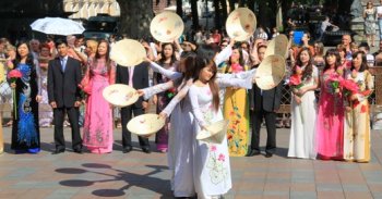 В Одессе прошел яркий праздник этнографических хороводов (Фото)