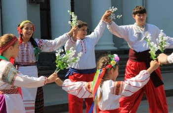 В Одессе прошел яркий праздник этнографических хороводов (Фото)