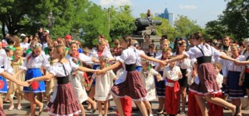 В Одессе прошел яркий праздник этнографических хороводов (Фото)