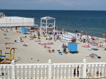 В Одессе на коммунальных пляжах открыты 18 спасательных постов