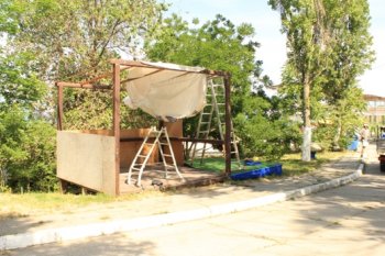 Одесский пляж «Дельфин» освобожден еще от одной «будки»