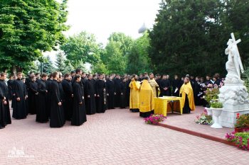 После соборной молитвы православных в Одессе прошел дождь