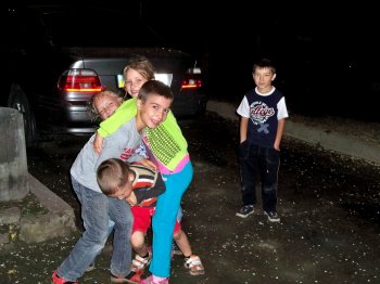 Кафешки «наезжают» на одесские дворы и силой вытесняют из них детей