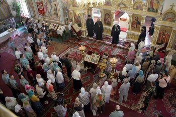 Российские парламентарии в Одессе посетили храм Святых Равноапостольных Кирилла и Мефодия