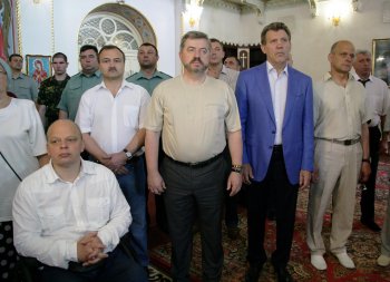 Российские парламентарии в Одессе посетили храм Святых Равноапостольных Кирилла и Мефодия