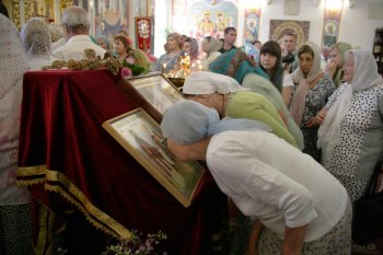 Российские парламентарии в Одессе посетили храм Святых Равноапостольных Кирилла и Мефодия