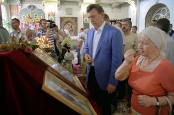 Российские парламентарии в Одессе посетили храм Святых Равноапостольных Кирилла и Мефодия