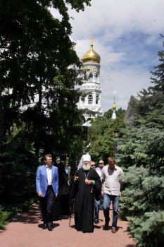 Члены Госдумы России посетили Свято-Успенский патриарший одесский мужской монастырь