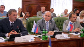 Первое совместное заседание парламентариев Украины и России окончено