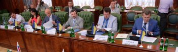 Из зала заседания российских и украинских парламентариев