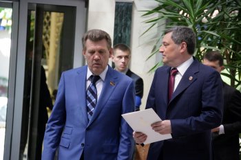 Из зала заседания российских и украинских парламентариев