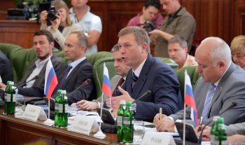 Из зала заседания российских и украинских парламентариев