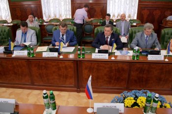 Из зала заседания российских и украинских парламентариев