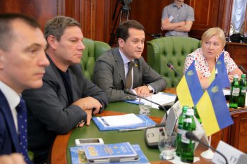 Из зала заседания российских и украинских парламентариев
