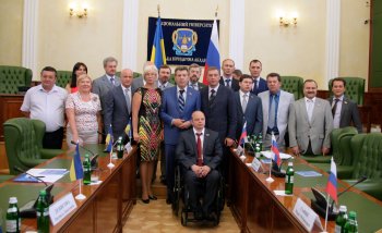 Из зала заседания российских и украинских парламентариев