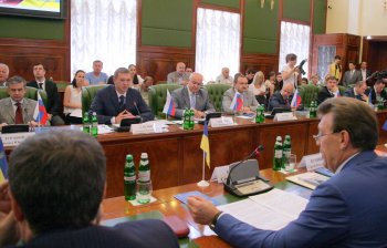 Из зала заседания российских и украинских парламентариев