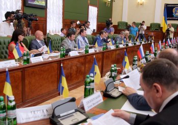 Из зала заседания российских и украинских парламентариев