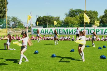 В "Академии спорта" открыли два новых современных поля
