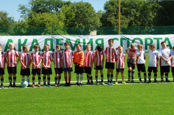 В "Академии спорта" открыли два новых современных поля