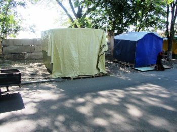 В Одессе продолжается демонтаж незаконно установленных сооружений