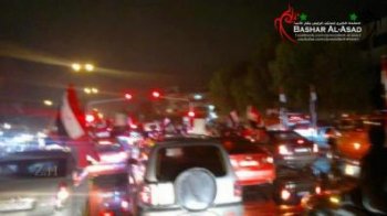 Тысячи сирийцев вышли на стихийные демонстрации, приветствуя речь президента Башара Аль-Асада