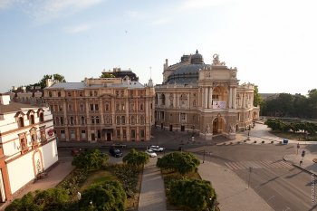 Стихия вынудила Одесский оперный перенести премьеру