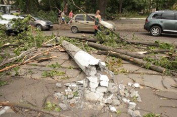 Ликвидация последствий стихии на Французском бульваре Одессы (фото)