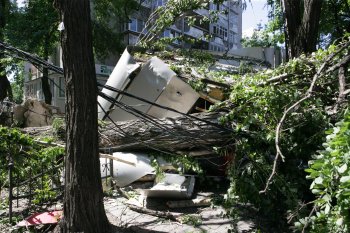 Это не буря, не ураган, это - смерч, торнадо