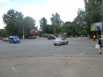 Жители 10-го квартала перекрыли ул. Космонавтов