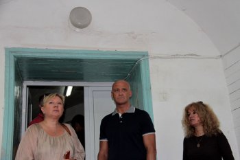 Воронцовский дворец сегодня: Прогнивший потолок, заколоченные окна, уничтоженный балкон