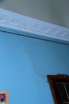 Воронцовский дворец сегодня: Прогнивший потолок, заколоченные окна, уничтоженный балкон