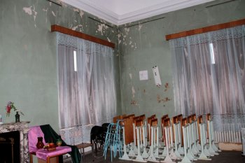 Воронцовский дворец сегодня: Прогнивший потолок, заколоченные окна, уничтоженный балкон