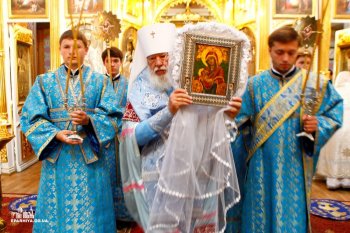 Митрополит Агафангел совершил Божественную литургию в храме иконы Божией Матери «Споручница грешных»