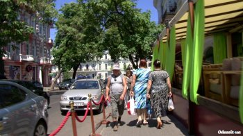Рестораны демонтируют помосты. Но летние площадки все равно останутся