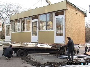 Костусев собственноручно разнес будку на вокзале