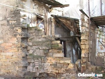 Жители обрушевшегося дома перекрыли дорогу на поселок Котовского