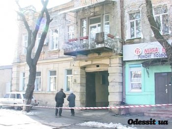 Жители обрушевшегося дома перекрыли дорогу на поселок Котовского