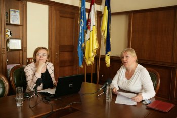 С минуты на минуту начнется прямая линия с народным депутатом Украины Светланой Фабрикант