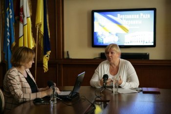 Светлана Фабрикант: Разочаровывает постоянное стремление сорвать работу парламента