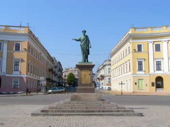 Авария на одесской ТЭЦ: Где сегодня не будет света