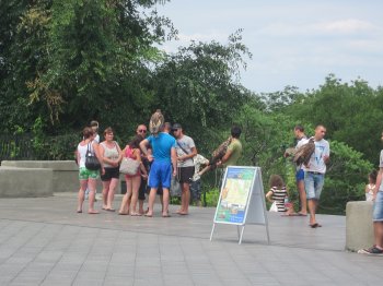 Уличным фотографам плевать на закон, а милиции на уличных фотографов?