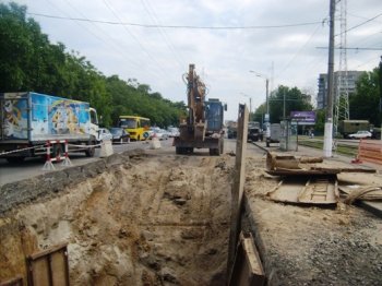 В Одессе ведутся работы по укреплению коллектора на углу Левитана и Люстдорфской дороги