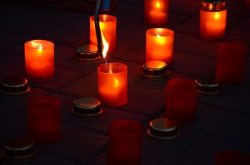 Одесситы зажгли "Свечу памяти"