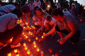 Одесситы зажгли "Свечу памяти"
