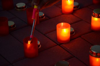 Одесситы зажгли "Свечу памяти"